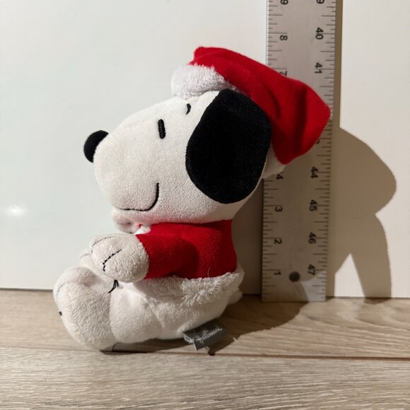 Hallmark Snoopy Plush Christmas Santa Outfit 7" Seated Peanuts Stuffed Animal - Picture 4 of 6